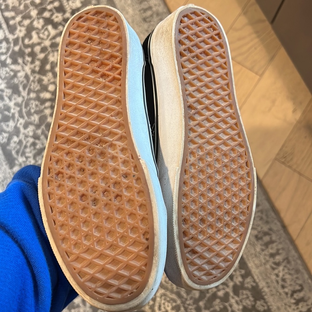 VANS - Picture 5 of 6